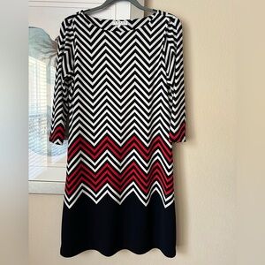 Chaus New York Black White Red Chevron 3/4 Shift Sleeve Dress